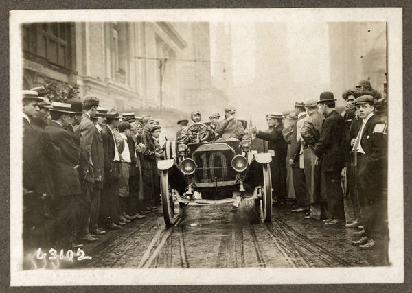Spooner & Wells, Dynamic Shots of the Munsey Historic Tour, 1910