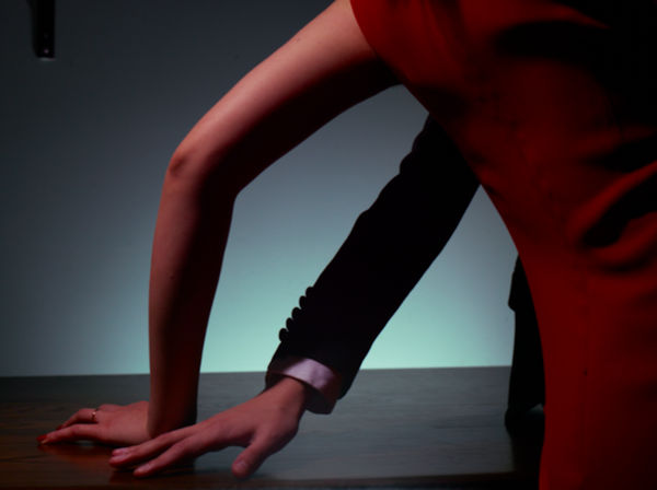 XU Yi The Lovers (Hands） 情人 (手）, 2017 Giclee print 艺术微喷 60 x 80 cm