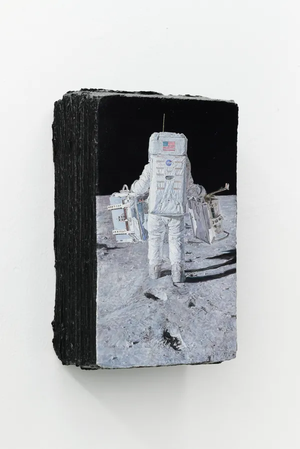 LIU Ren 刘任 Moon Landing 登月, 2016 Oil and mixed media 油彩和综合材料 30 x 18 x 10.5 cm