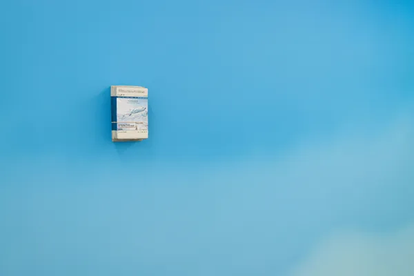 LIU Ren Missing 失踪, 2014 0il and mixed media 油彩和综合材料 29.5 × 17 × 10.5 cm Wall dimensions variable 墙面尺寸可变