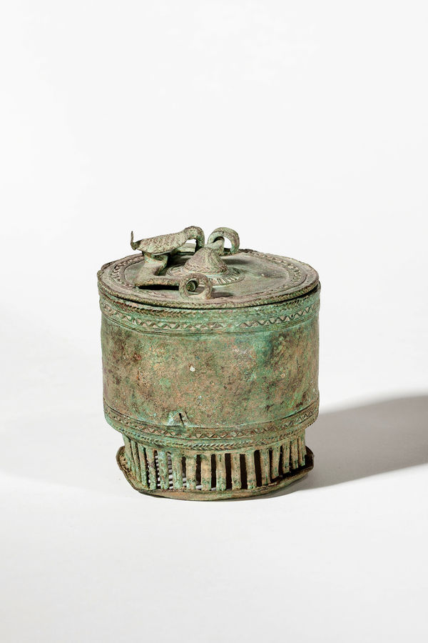 Akan Container