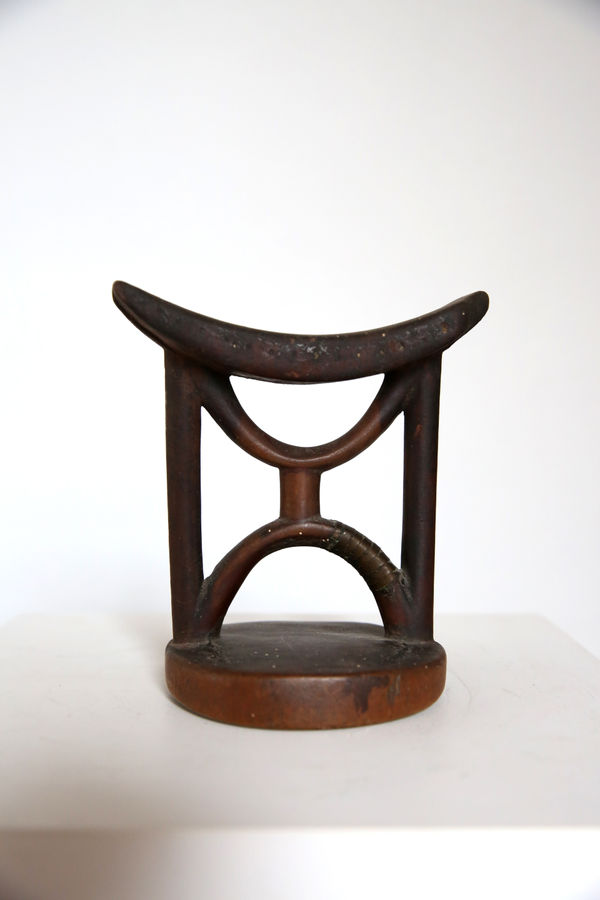 Anonymous Mfinu artist, Headrest