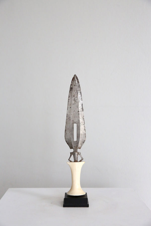 Anonymous Mangbetu artist, Prestige Knife