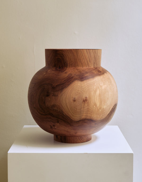 Forest + Found Land Jar 2022 English walnut H41 cm x D40 cm