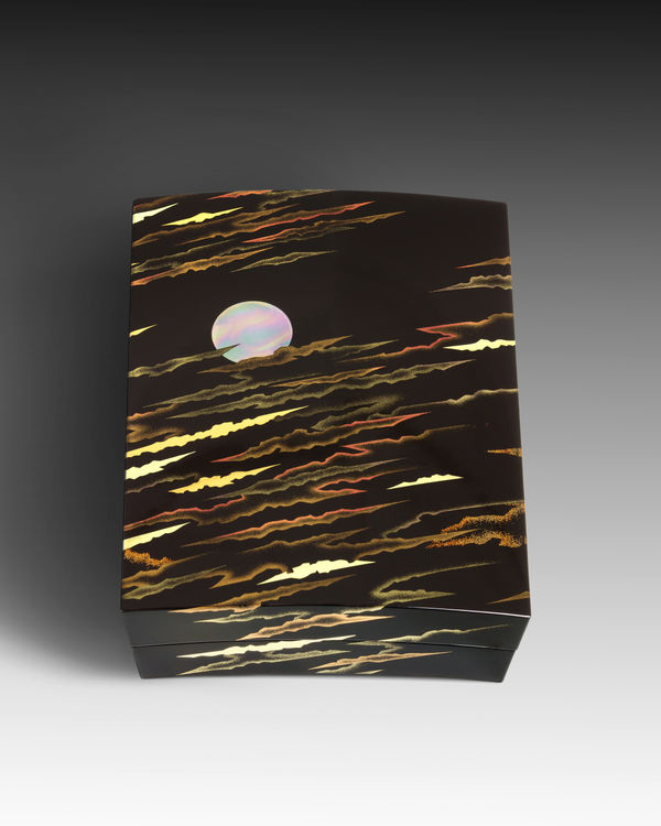 Yoshio Okada - “Floating Moon, Wave Clouds” Kanshitsu Box with Sprinkled Design of Celestial Phenomena, 2020