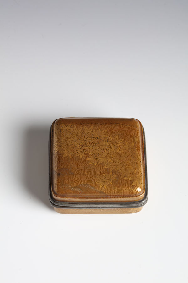 Incense Box with Maple Leaves