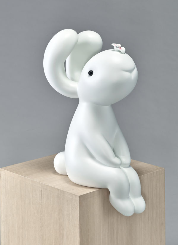 黃本蕊 Benrei HUANG 花之吻 A sudden touch, 2021 烤漆／玻璃纖維 Spray paint on fiberglass 25 5/8 x 10 1/4 x 15 in 65 x 26 x 38 cm Edition of 100