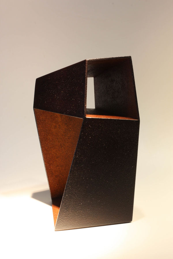 郭思敏 Szumin KUO 虛實間#4 Inversion#4, 2011 鐵 Iron 12 5/8 x 5 7/8 x 7 1/2 in, Ed. 3/6 32 x 15 x 19 cm, Ed. 3/6