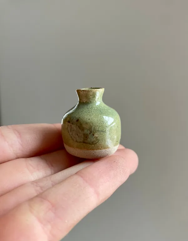 Oak green with kent chalk swoosh, 2021 glazed stoneware ceramic, with kent chalk signed on the base