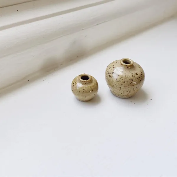 Tilly Slight, Light speckled mustard (little and large), 2020