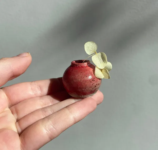 Tilly Slight, Dapple red, 2024