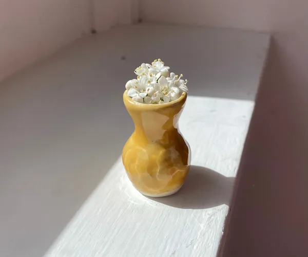 Tilly Slight, Yellow shapes, 2021