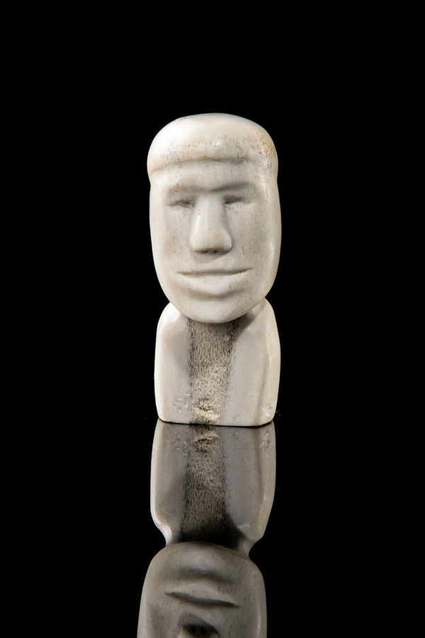 Lot 19 UNIDENTIFIED ARTIST, possibly QAMANI'TUAQ (BAKER LAKE) Head of a Man, mid 1960s antler, 3.5 x 1.25 x 3.5 in (8.9 x 3.2 x 8.9 cm) ESTIMATE: $200 — $300 PRICE REALIZED: $170.80