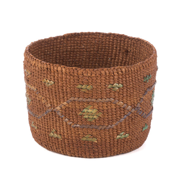 Lot 40 UNIDENTIFIED TSIMSHIAN ARTIST Open Basket, c. 1940 cedar root and bark, dyed bear grass, 2.75 x 4 x 4 in (7 x 10.2 x 10.2 cm) ESTIMATE: $350 — $500 PRICE REALIZED: $244.00