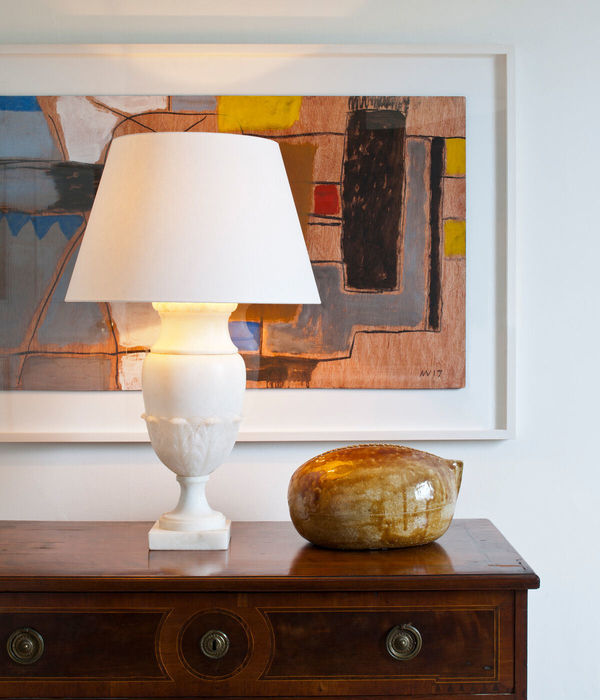 Alba Alabaster Urn Table Lamp