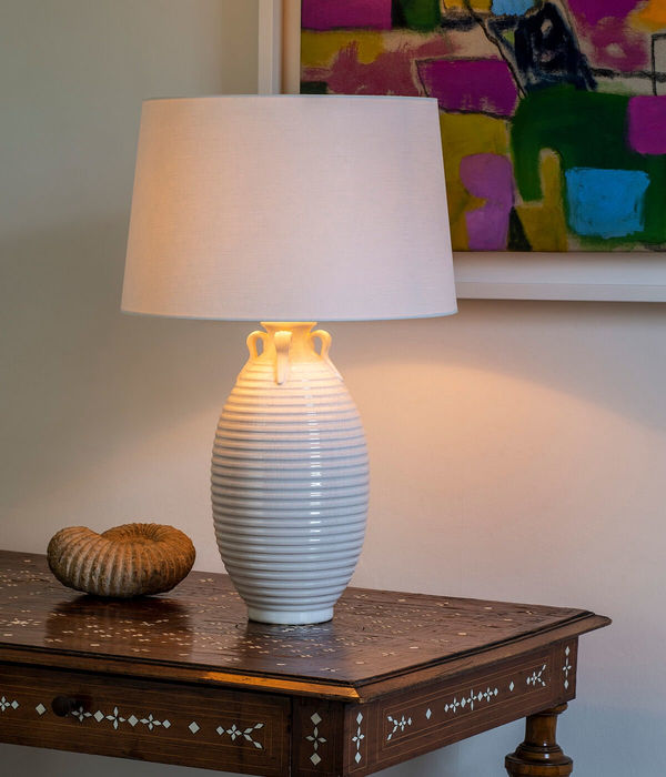 Holden Vase Table Lamp