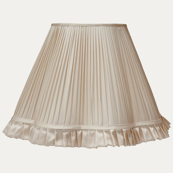 Creme Taffetas Silk Scallop Lampshade