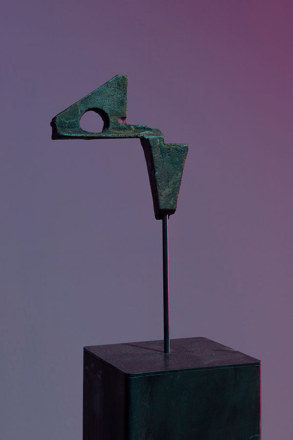 Karlos Gil Phantom Limbs (T-Probe), 2023 Bronze with thermo-optically aged patina, metal base