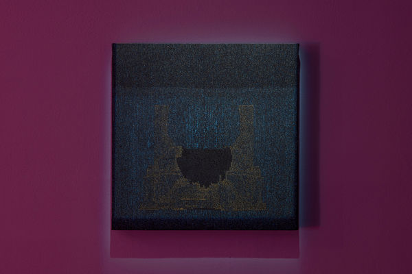 Karlos Gil Stay Gold (CyberBrain), 2023 Computer digital drawing transferred to jacquard loom. Silk, metallic and acrylic yarn. 61 x 61 cm