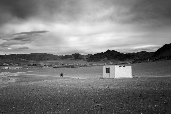 Erhan Coral, Ölgii’nin Uzağında / Nowhere Near Ölgii [Ed.3 + 1 AP], 2025