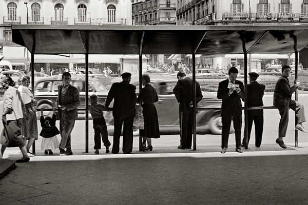 Ramón Masats, Puerta del Sol, Madrid, 1958.