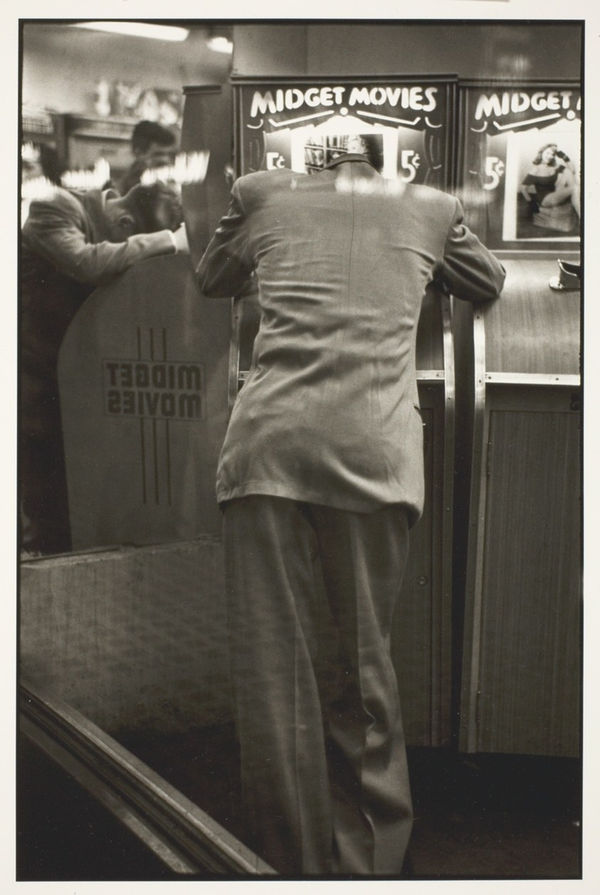Louis Faurer, 42nd Street, New York City, 1948.