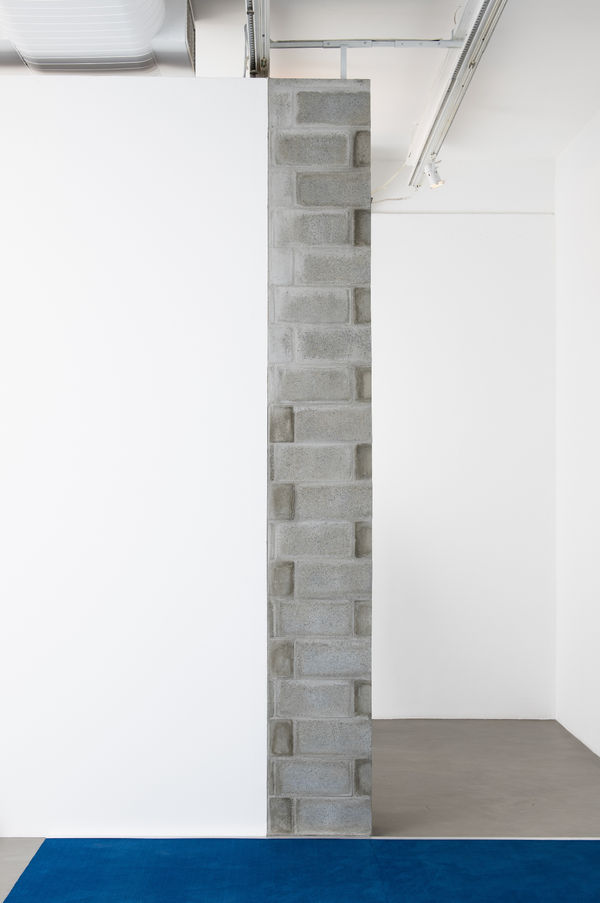 Cinthia Marcelle, Pequeno puxado, 2023