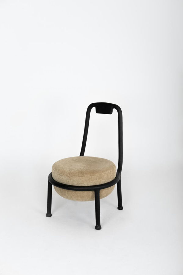 ERIC SCHMITT, Chauffeuse BLOOMSBURY, 2023