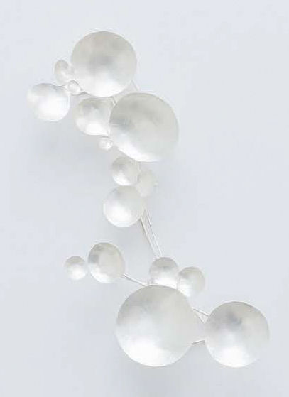 Hitomi Uchikura, Gouttes de Lune, 2015