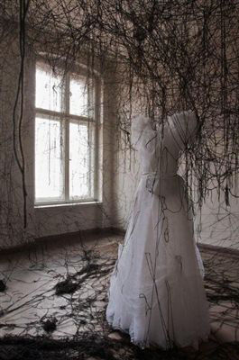 Chiharu Shiota, Unconscious Anxiety #3, 2008