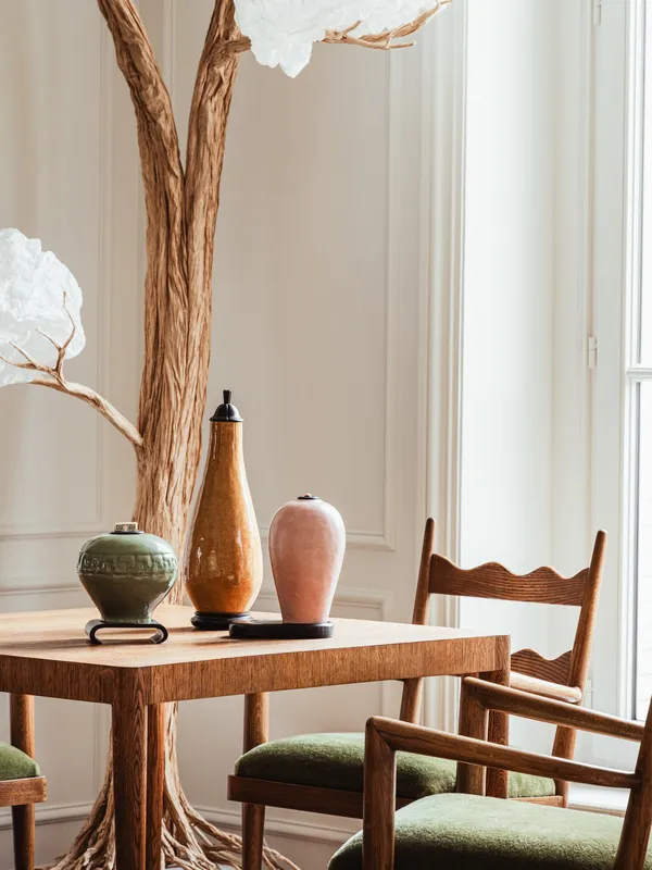 GAME TABLE AND SET OF FOUR CHAIRS