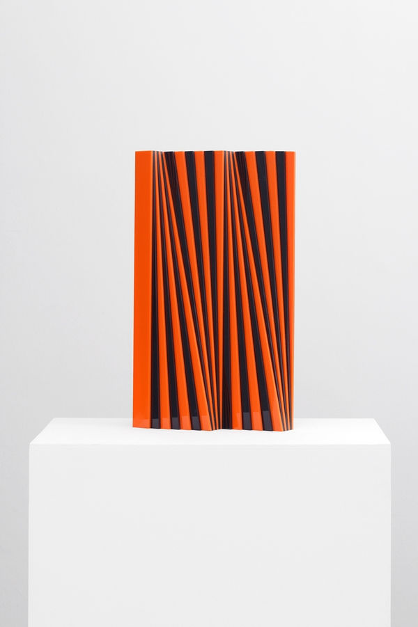 Francisco Sobrino Estate Sans titre (503) Plexiglas 54 x 31 x 6 cm 21.26 x 12.20 x 2.36 in