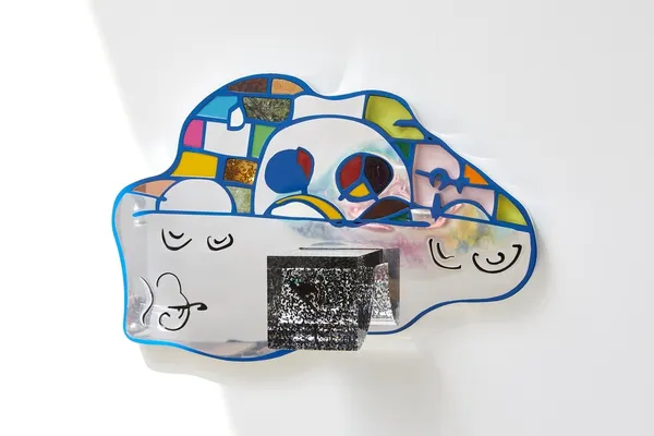 Gary Webb Blue Face Feuille d'aluminium, résine, marbre, acrylique, peinture 115 x 90 x 40 cm 45.28 x 35.43 x 15.75 in