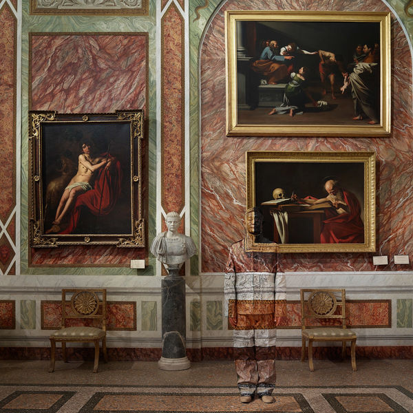 Liu Bolin, Sala di Caravaggio, Galleria Borgheses, Roma, 2019