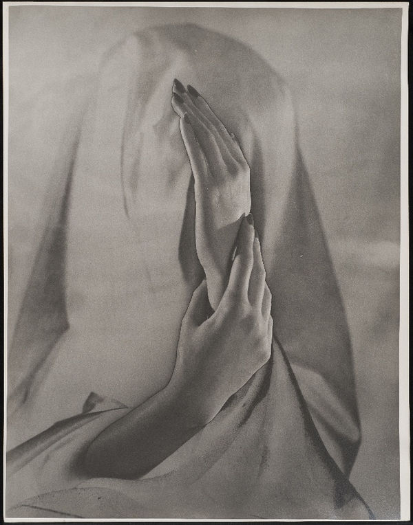 Erwin Blumenfeld, Hands, Paris, 1937
