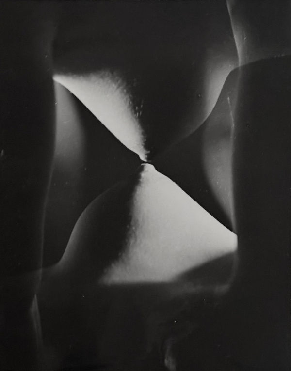 Erwin Blumenfeld, Breast hourglass, New York, 1945