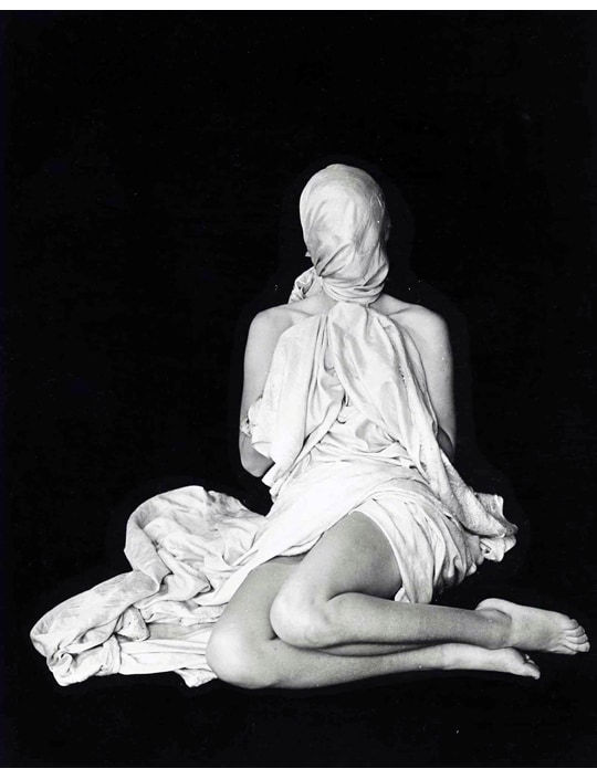 Erwin Blumenfeld, Margarete von Sivers, Paris : la pudeur, 1938