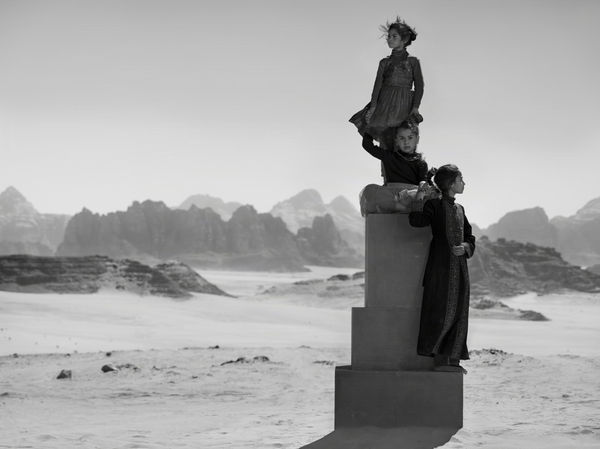 Nick Brandt, Zaina, Laila in Haroub, Jordanija, 2024