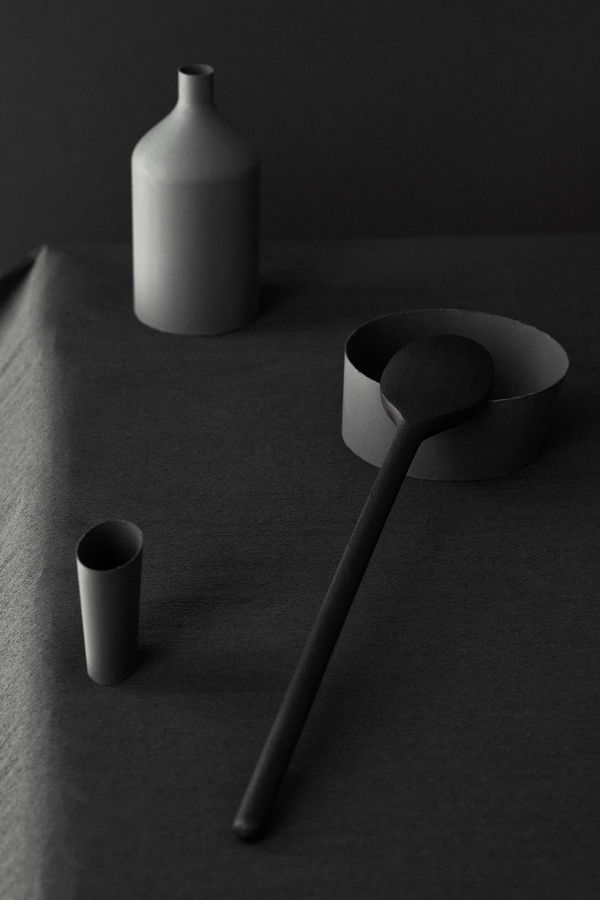 Olena Zubach, Tihožitje z rdečim kozarcem / Still Life with a Red Glass, 2025