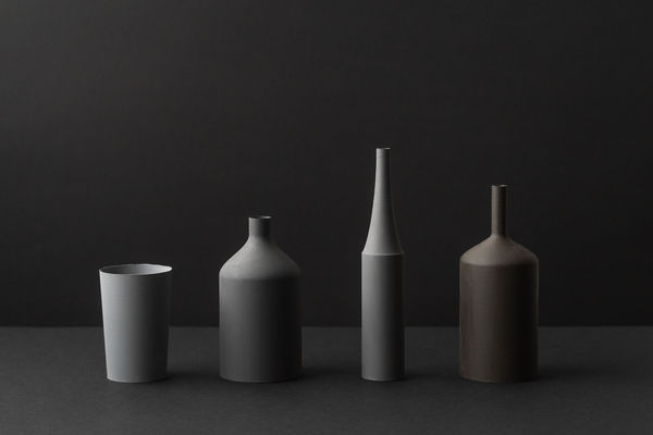 Olena Zubach, Tihožitje s tremi steklenicami in kozarcem , 2025