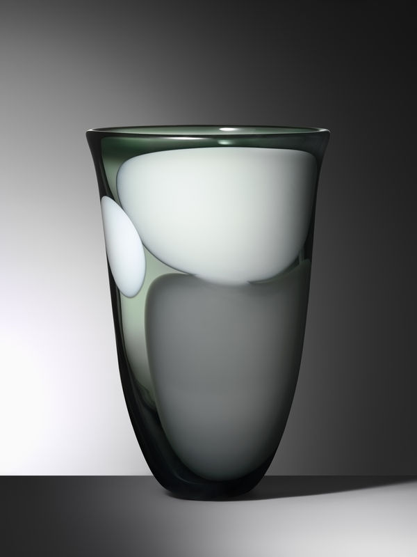 Glasverk, vasform, grön, grå, vit