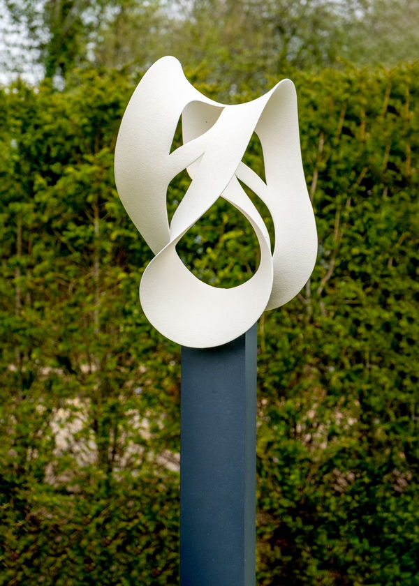 Adrian Bates, Möbius White, 2023