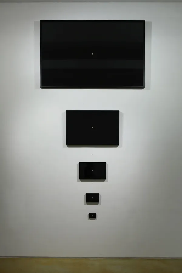 Kyung Woo Han, Constant Moon, 2012