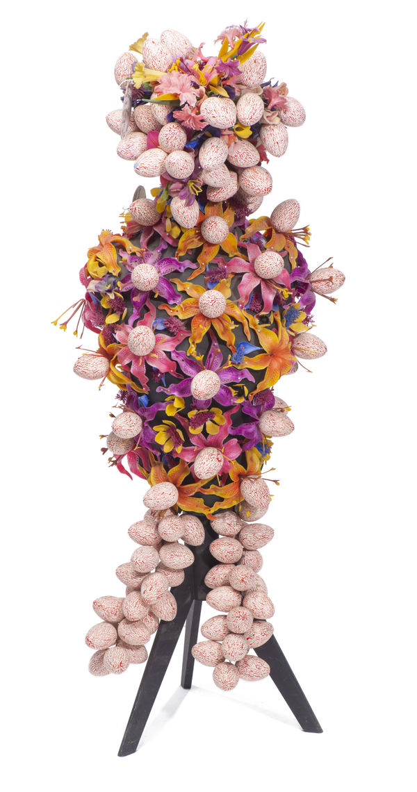 Henri Ughetto, Mannequin Fleurs funéraires 10 pour x 50 000 gouttes de sang, 1986