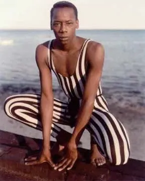 Joel Meyerowitz Daryl kneeling, Provincetown, 1983