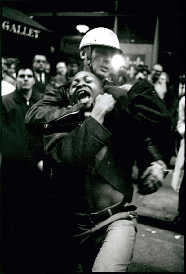 Danny Lyon The arrest of Taylor Washington, Lebs Restaurant, Atlanta, 1963