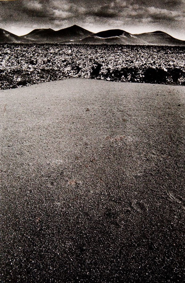 Various International Artists, Jeanloup Sieff - Volcan a Lanzerote, 1975