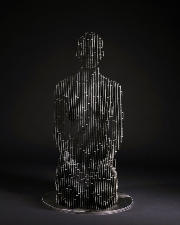 Julian Voss-Andreae, Kneeling Woman I, 2015