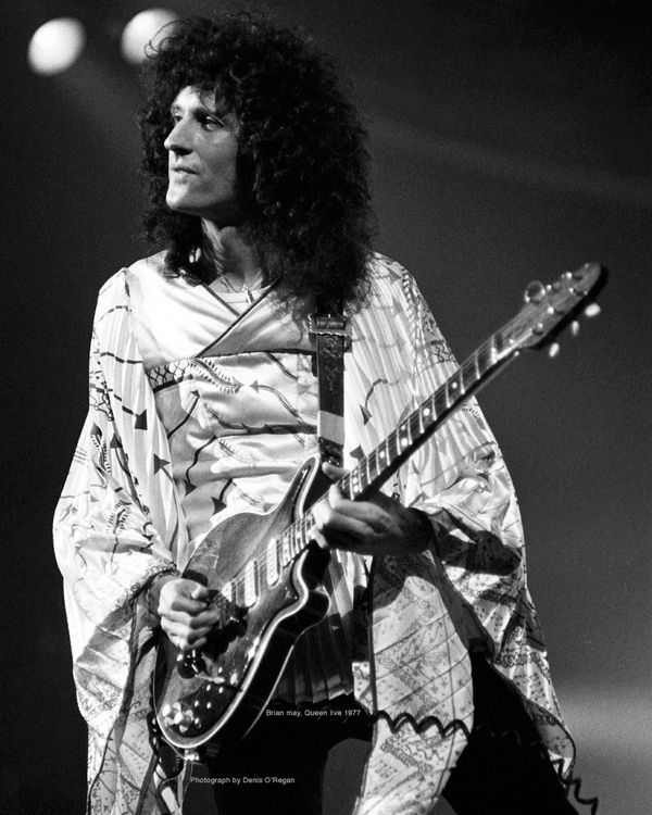 QUEEN, Brian May live, 1977