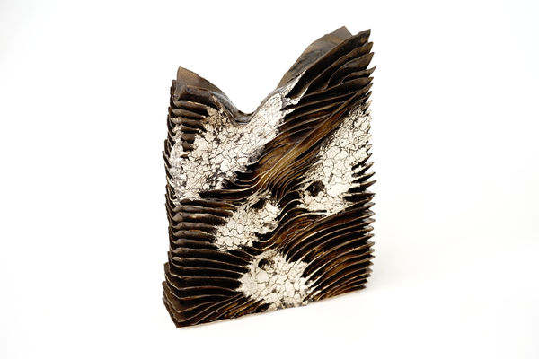 Sekisoh, Layerd Fissure 積層裂, 2026 | Yukiya Izumita | Ceramics | Ippodo Gallery TOKYO & NEW YORK